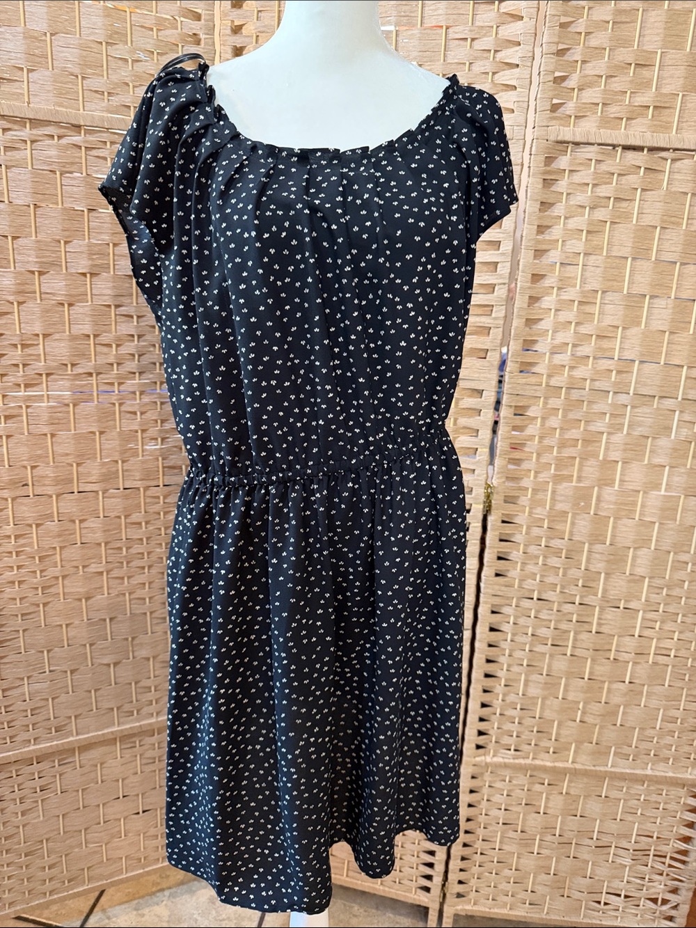 LC Lauren Conrad Black One-Shoulder Tie Casual Dress with White Print